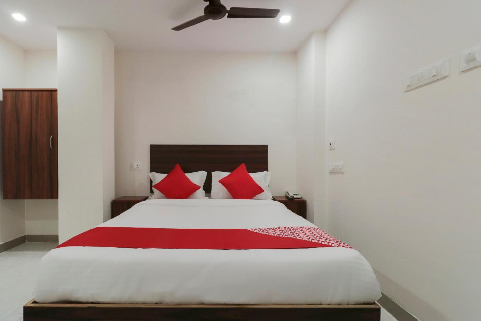 Hotel O Akshaya Elite Vijayawāda Exteriör bild