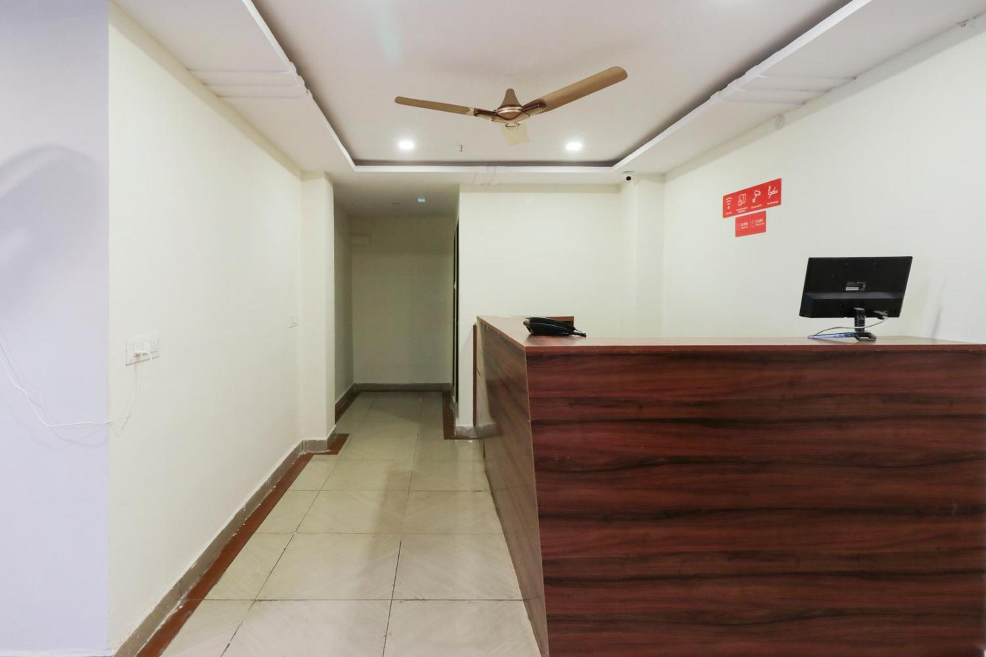 Hotel O Akshaya Elite Vijayawāda Exteriör bild
